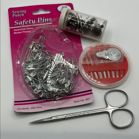 Safety Pins and Needle Set - Picture 1 of 4